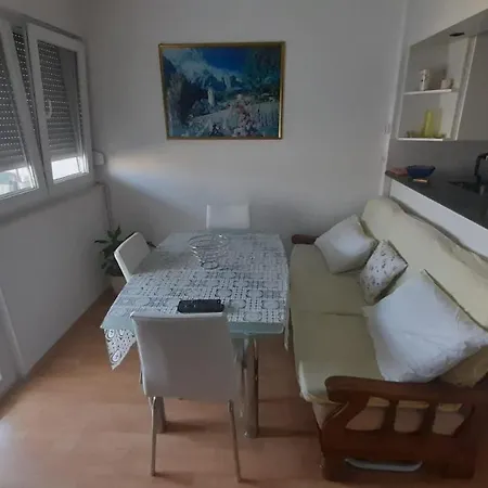 Apartment Adriana *